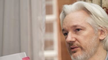 Lors d'une interview pour la télévision néerlandaise, Julian Assange relance le débat sur l'identité de la fuite du "DNC Leaks" (photo d'illustration)