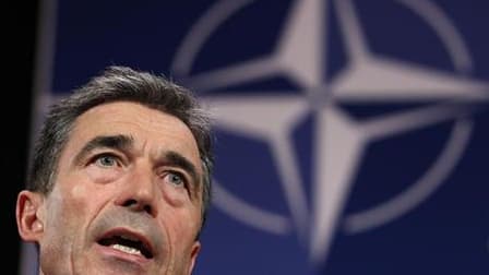 Le secrétaire général de l'Alliance atlantique, Anders Fogh Rasmussen. L'Otan a prorogé de trois mois mercredi sa mission militaire censée protéger les opposants libyens. /Photo prise le 4 mai 2011/ REUTERS/Thierry Roge