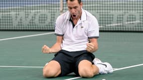 Michaël Llodra, tombeur de Djokovic à Bercy fait fihure de nouvel épouvantail pour les Serbes