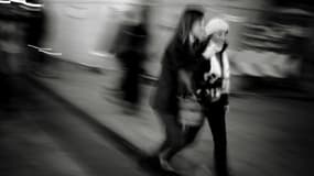 Des femmes marchent dans les rues de Lyon, le 12 mars 2008 (photo d'illustration)