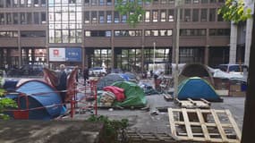 Evacuation du campement place de Milan à Lyon ce mercredi 28 juin.
