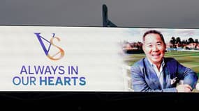 Un hommage à Vichai Srivaddhanaprabha, l'ancien propriétaire de Leicester.