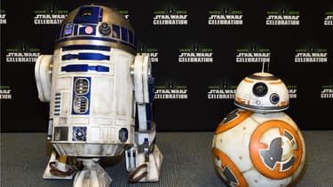 R2-D2 et BB-8 à la convention Star Wars à Anaheim en Californie en avril 2015.