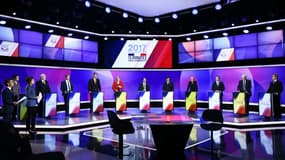 Les 11 candidats à l'élection présidentielle sur le plateau de France 2.