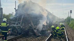 Une collision entre un train et un car dans le sud de la Slovaquie a fait six morts et cinq blessés, le 27 juin 2024.