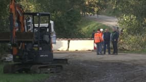Une passerelle en construction au Muy. 