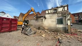 La maison à colombages à Hochfelden a été démolie ce mercredi sur décision municipale.