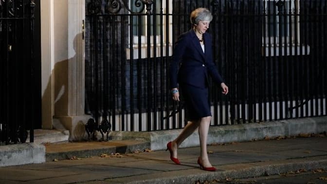 Theresa May devant le 10 Downing Street à Londres.