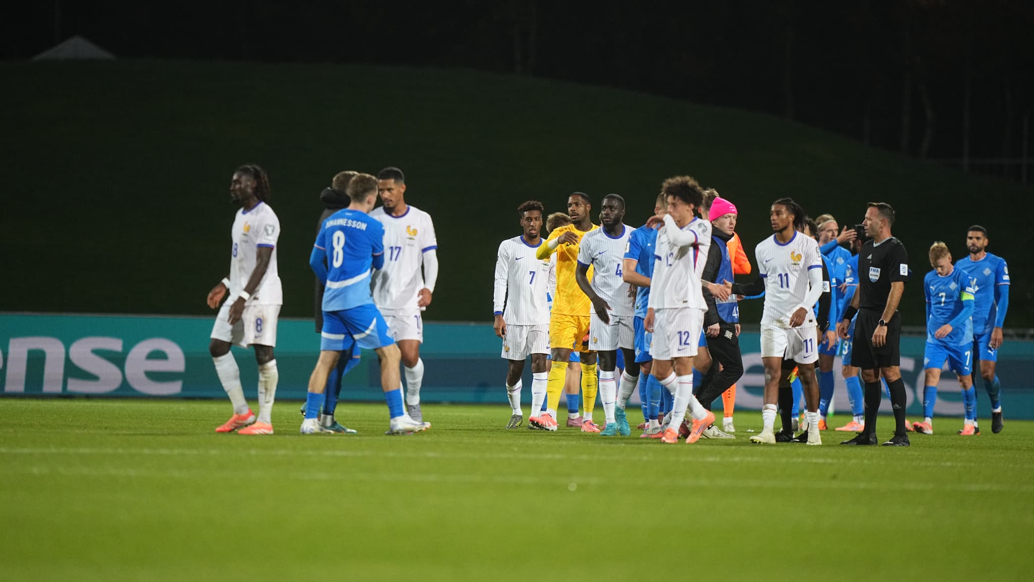 LE SCÉNARIO CATASTROPHE: COMMENT LA PREMIÈRE PLACE DU GROUPE ET LA QUALIFICATION À LA COUPE DU MONDE PEUT ENCORE ÉCHAPPER AUX BLEUS