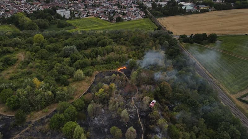 18 hectares ont été touchés par un incendie au niveau des terrils de Montigny-en-Gohelle.