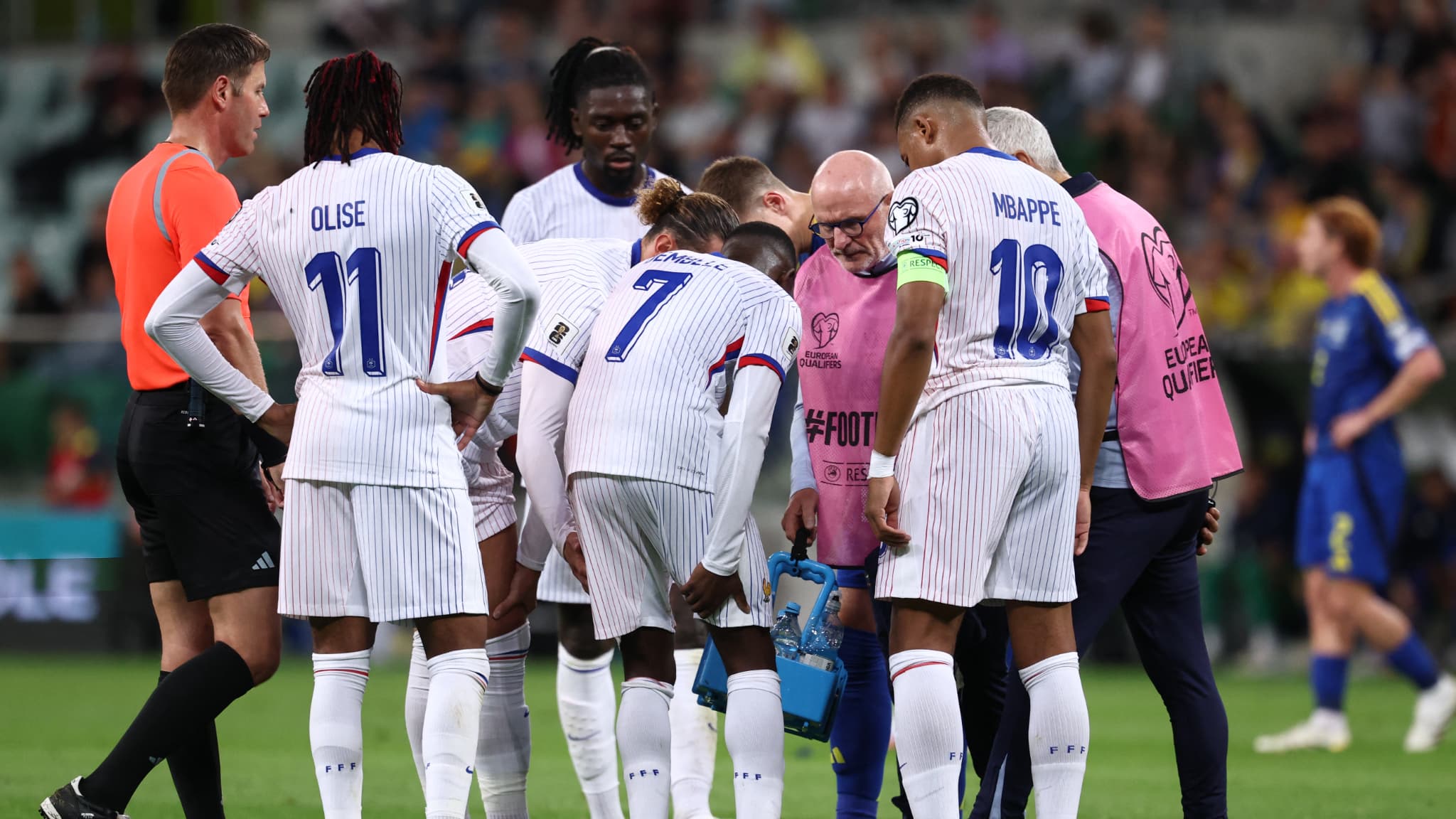 LA POLÉMIQUE ENFLE APRÈS LA BLESSURE DE DEMBÉLÉ: DESCHAMPS ÉTAIT-IL DANS SON DROIT FACE AU PSG?