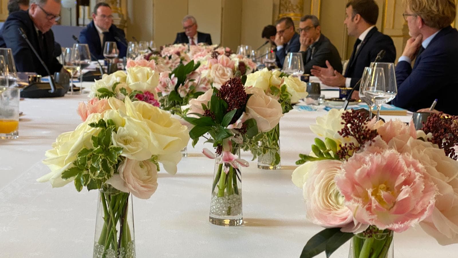 Des clichés du repas entre Emmanuel Macron et les présidents de groupes à l'Assemblée nationale, le mardi 15 décembre 2020. (2) Des clichés du repas entre Emmanuel Macron et les présidents de groupes à l'Assemblée nationale, le mardi 15 décembre 2020. (2)