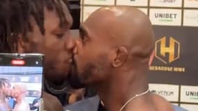 Le baise d'Oualy Tandia et Christopher Odena lors de leur face à face avant l'Hexagone MMA 23, le 10 janvier 2025