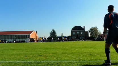 Chaque saison, 500 arbitres seraient agressés physiquement.