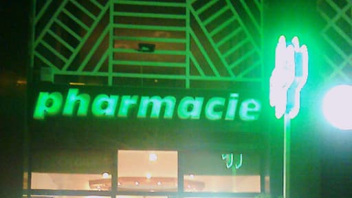 Enseigne de Pharmacie. (Illustation)