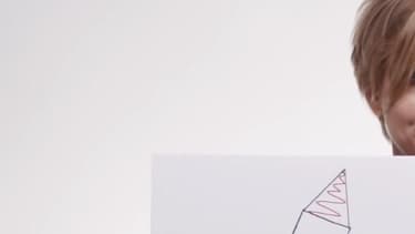 Scarlett Johansson qui incarne La veuve noire à l'écran, s'engage avec d'autres stars pour appeler à voter contre Donald Trump en novembre prochain.