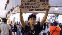Un jeune manifestant participant au mouvement social au Maroc le 29 septembre 2025 à Rabat