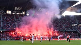 Des fumigènes craqués lors de Rennez-Tottenham