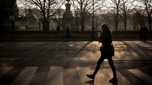 Sifflement, insulte, agression sexuelle: plus de huit Françaises sur dix (81%) ont déjà subi une forme d'atteinte ou d'agression sexuelle dans la rue ou les transports en commun
