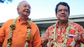 Gaston Flosse (à gauche), accompagné d'Edouard Fritch, élu président de l'Assemblée de Polynésie, le 5 mai 2013.