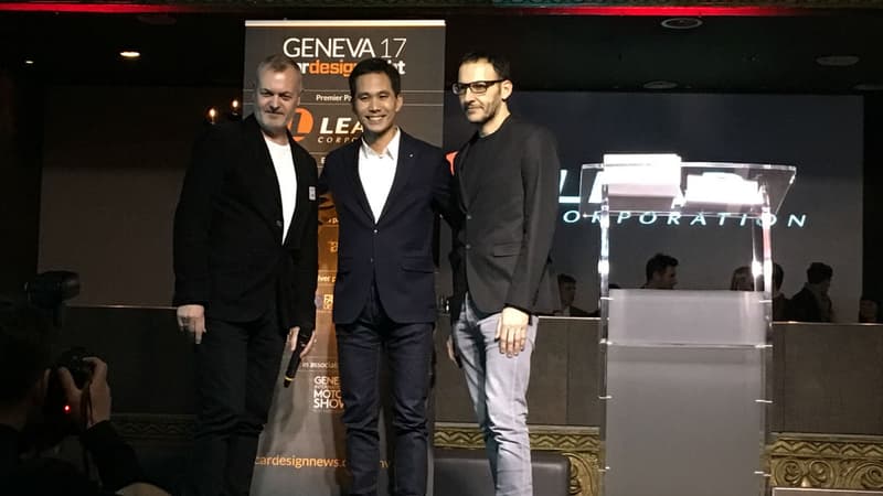Au centre, Anthony Lo, responsable du design extérieur chez Renault et, à droite, Stéphane Janin, le directeur des concept-cars de la marque.