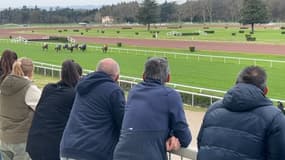 L’hippodrome de Bron-Parilly a rouvert ses portes ce dimanche 17 mars.