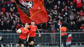 Rennes a ouvert le score par Benjamin Bourigeaud (ballon) contre Leicester en Ligue Europa Conférence, le 17 mars 2022 au Roazhon Park 