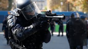 Un capitaine de police, hors service au moment des faits, a été interpellé ce samedi en marge des manifestations à Paris (PHOTO D'ILLUSTRATION)