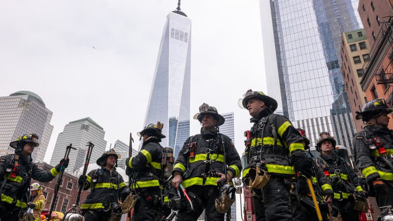 New York: un incendie se déclenche sur le toit d'un gratte-ciel en construction près du World Trade Center
