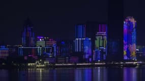 La ville de Wuhan s'illumine pour fêter la fin du confinement