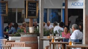 Des clients attablés dans un restaurant du sud-est de la France en 2017 (Photo d'illustration).