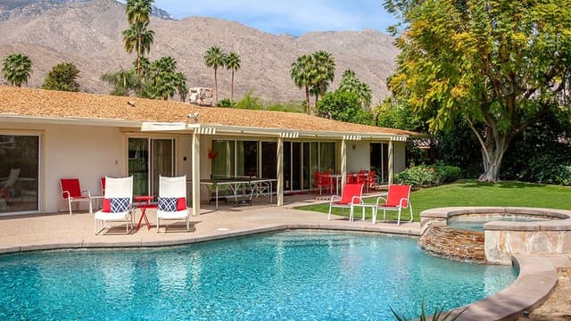 La maison qui a appartenu à la famille Disney de 1962 à 2015 est en vente.