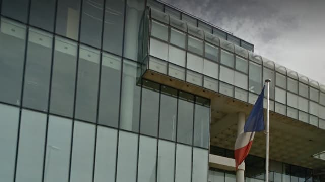 Le TGI de Nanterre évacué ce lundi après-midi, en raison d'une alerte à la bombe.