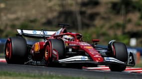 Charles Leclerc au volant de sa Ferrari le 2 août 2025 lors des qualifications du GP d'Autriche