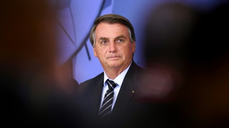 Brésil: le président Jair Bolsonaro hospitalisé après un malaise