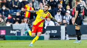 Une inspiration de Jonathan Clauss a permis à Lens de renverser Angers en fin de match