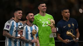 Enzo Martinez, Lionel Messi, Emiliano Martinez et Kylian Mbappé