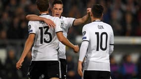 Thomas Müller, Julian Draxler et Mesut Özil 