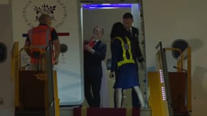 Les Macron a leur arrivée à Hanoï