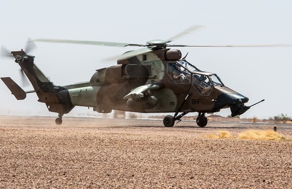 Le Tigre est un hélicoptère de reconnaissance et de combat capable de se déplacer à des vitesses élevées et à basse altitude pour des missions diurnes et nocturnes Le Tigre est un hélicoptère de reconnaissance et de combat capable de se déplacer à des vitesses élevées et à basse altitude pour des missions diurnes et nocturnes