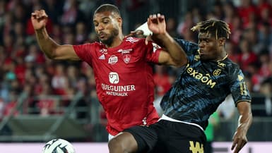 Duel Mounié-Agbadou lors du match de Ligue 1 Brest-Reims