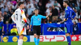 L'arbitre français Clément Turpin pendant le match Allemagne-Ecosse à l'Euro, le 14 juin 2024