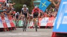 Joao Almeida et Jonas Vingegaard à l'arrivée de la 14e étape de la Vuelta, le 6 septembre 2025