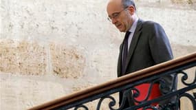 Alain Juppé, nommé dimanche ministre français des Affaires étrangères en remplacement de Michèle Alliot-Marie, se fixe pour première mission de redonner confiance à une diplomatie française en pleine crise. "La priorité, c'est de renforcer le moral des di