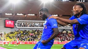 La joie du buteur Boga, félicité par Thuram lors de Monaco-Nice