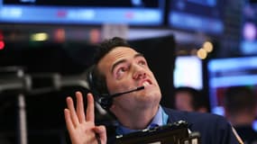 Le rebond s'est poursuivi hier à Wall Street entre autres, mais demande confirmation, notamment du côté des volumes d'échanges.