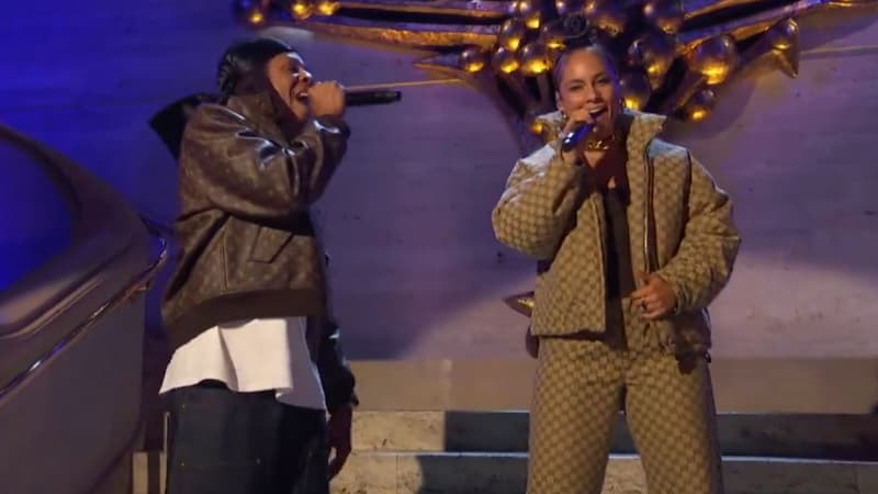 Regarder la vidéo Jay-Z et Alicia Keys reprennent 