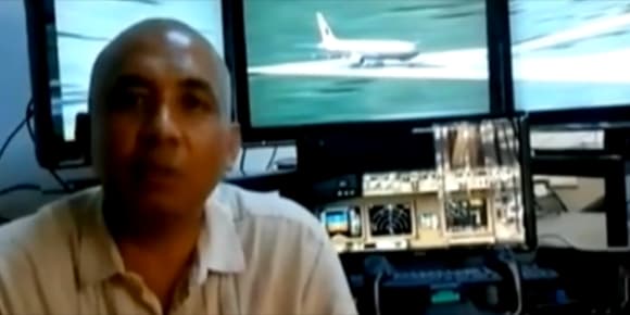 La personnalité du pilote, qui avait un simulateur de vol personnel, intrigue les enquêteurs. La personnalité du pilote, qui avait un simulateur de vol personnel, intrigue les enquêteurs.
