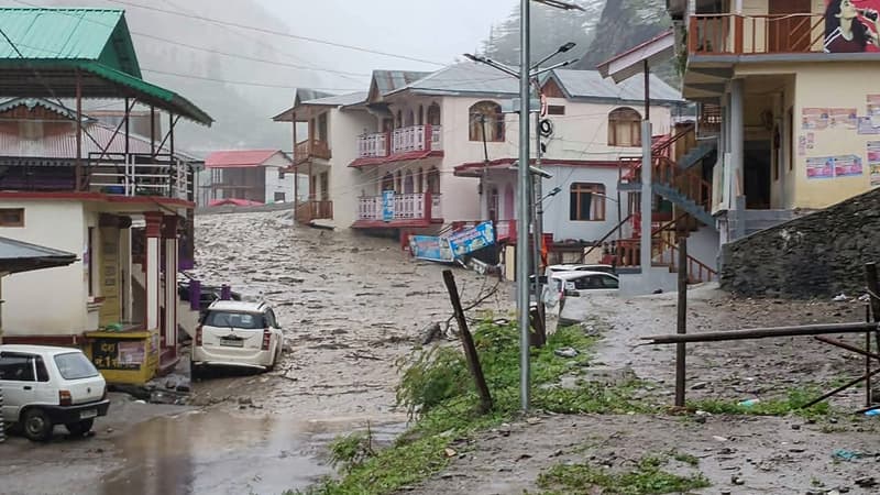 Les images de la crue mortelle et dévastatrice qui a frappé un village de l'Himalaya en Inde