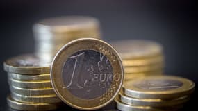 L'euro a également connu un plus bas en six face à la livre sterling